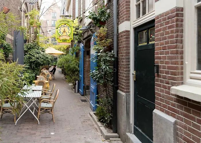 Saint Claire Studio's *